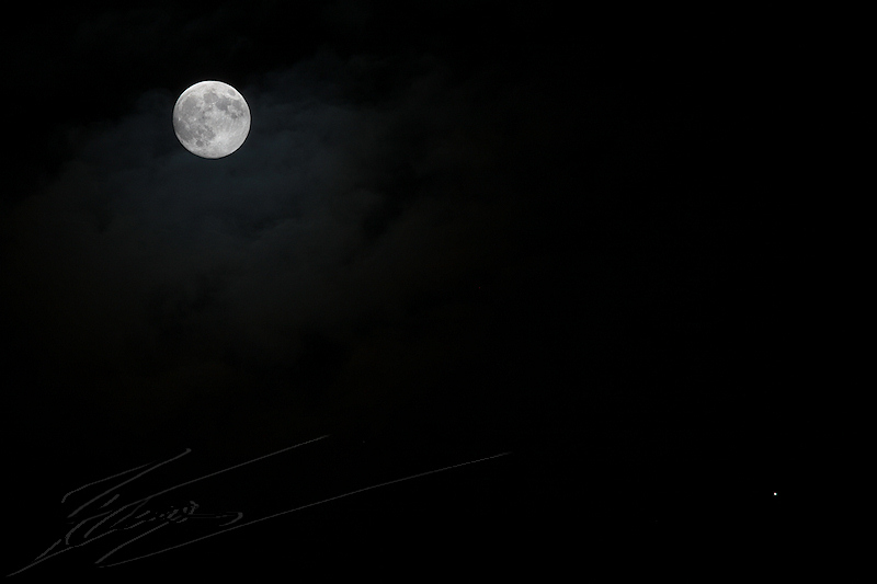 astronomie Lune pleine ciel nuit astro photo télescope rapprochement jupiter planète