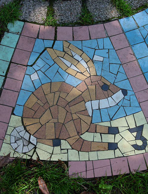 divers mosaïque mosaic lapin dessin lièvre animal jeu de l'oie géant case 3 divonne