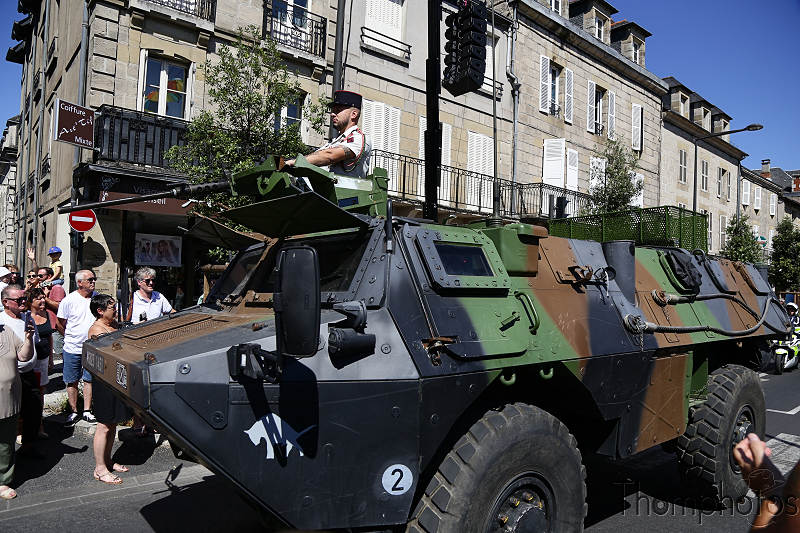divers 2019 armée défilé 14 juillet brive la gaillarde corrèze véhicules blindés chars vab soldat