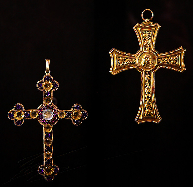 reportage croix divers paris notre dame notre-dame cathédrale bijoux trésors or argent calice