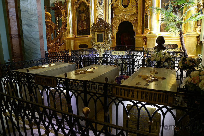 reportage photo 2018 russie saint petersbourg petrograd cathédrale saint pierre tombes tsar familles marble