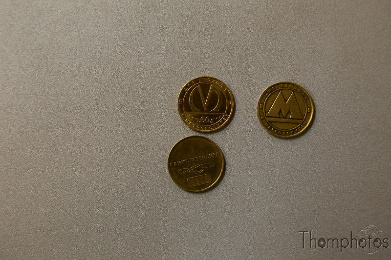 reportage photo 2018 russie saint petersbourg petrograd metro subway pièces coin