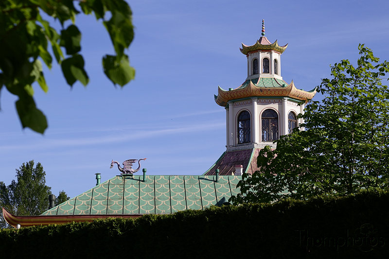 reportage photo 2018 russie saint petersbourg petrograd parc village asiatique japon chine pagode toit dragon