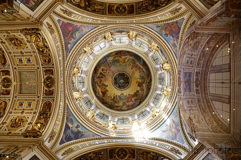 reportage photo 2018 russie saint petersbourg petrograd cathédrale saint isaac intérieur dorure peinture paint