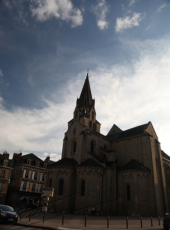 architecture église paroisse religion cathédrale chrétien catholique saint-martin saint martin brive la gaillarde