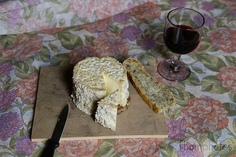 cuisine cooking plat repas meal fromage maison hand made craft cheese seigneur dieu frometon 1er saint fromage tomme lait cru de vache fabrication pain vin bread wine