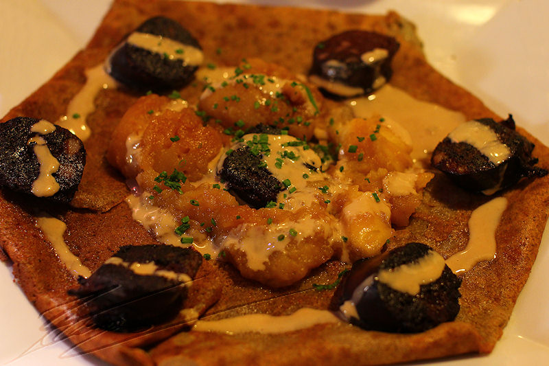 cuisine cooking plat repas nourriture crêpe bretonne crêperie rennes la ville d'ys galette pommes boudin noir