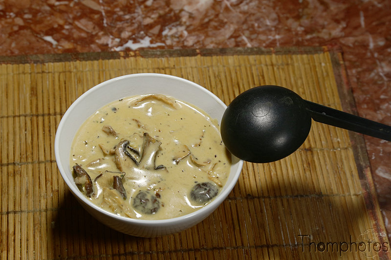 cuisine cooking plat nourriture bouffe repas meal fait maison hand made sauce forestière champignon champis mushrooms