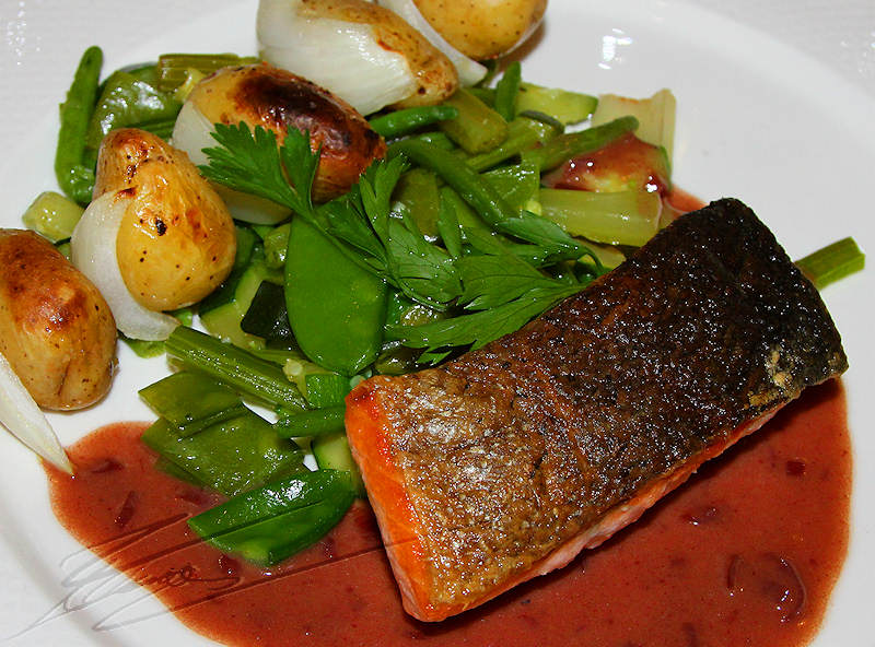 cuisine cooking plat repas nourriture valais restaurant pavé de saumon