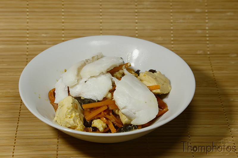cuisine cooking plat nourriture bouffe repas meal fait maison hand made wok asiatique japonais chinois poisson fish cabillaud green curry vert