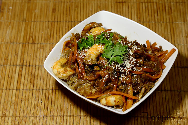 cuisine cooking plat nourriture bouffe repas meal fait maison hand made wok asiatique japonais chinois vermicelles curry crevettes shrimps