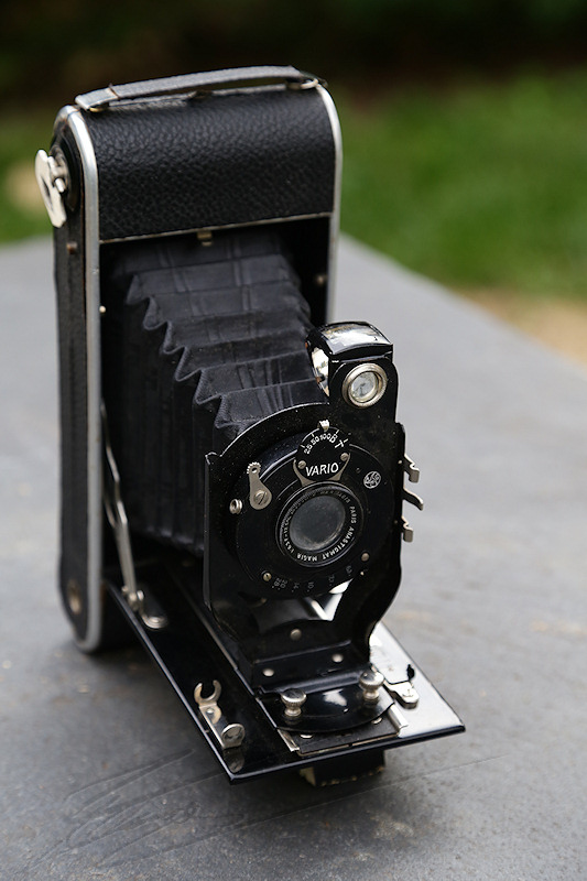 divers appareil photo camera old vieux soufflet argentique analogic noir black last century siècle passé vario