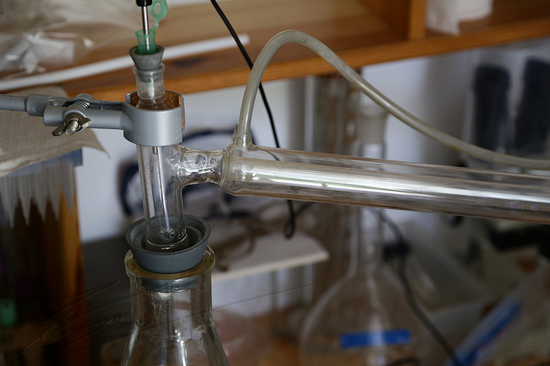 divers matériel material glass brand verrerie labo laboratoire laboratory chimie chemical verre distillateur distillation distille