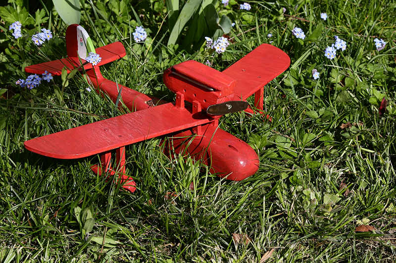 maquettes modèles réduits scale models véhicule modélisme bois wood avion hydravion savoia S21 porco rosso rouge red miyazaki animé jean réno handcraft fait main brico bricolage
