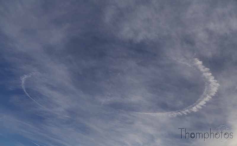 paysage landscape france ciel sky nuage cloud trainée d'avion plane fog 8 infini infinity maths