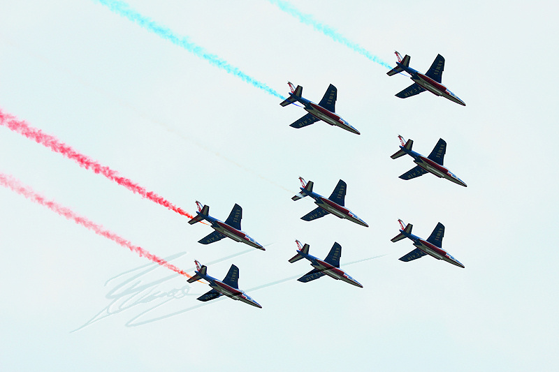 trans-RC avion ciel bleu vol oiseau d'acier alphajet meilleur formation patrouille de france fumigène bleu blanc rouge aérien balet