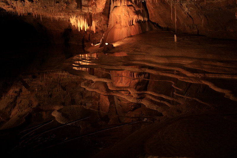 france lacave grotte calcaire concrétion Barrages reflets