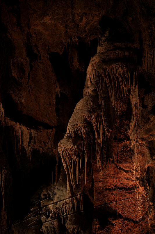 france lacave grotte calcaire concrétion cascade reflets