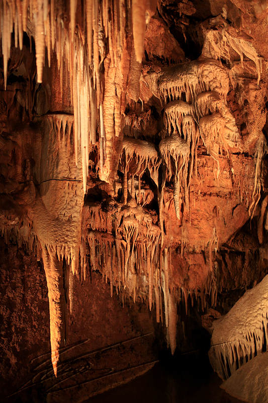 france lacave grotte calcaire concrétion Cascade reflets