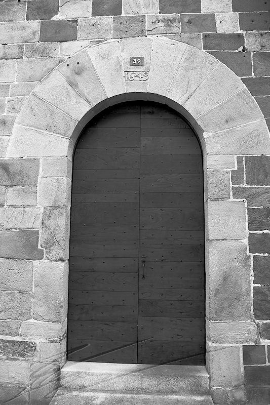 architecture reportage pays basque jour J 3 Porte 1649 saint jean pied de port