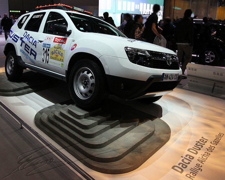Salon de l'auto genève palexpo 2011 voiture marque Dacia rallye gazelles
