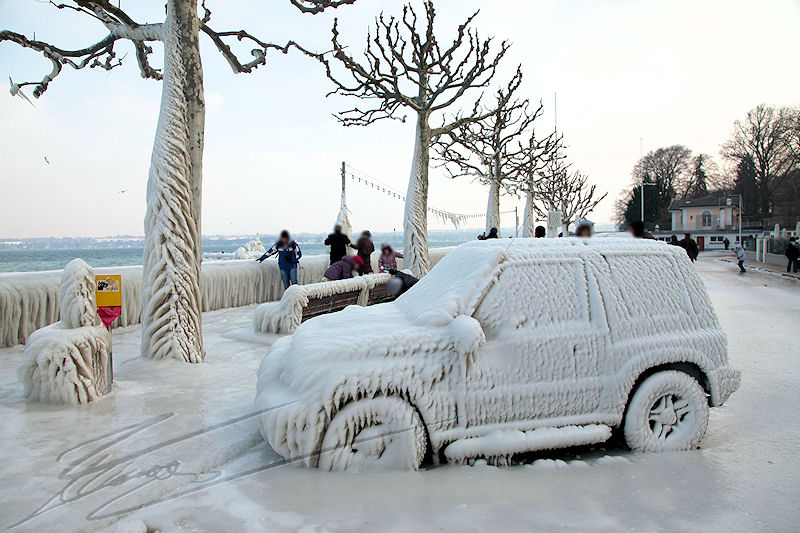 reportage voiture jeep versoix genève lac léman suisse gelé gel glace hivers froid tempête quais