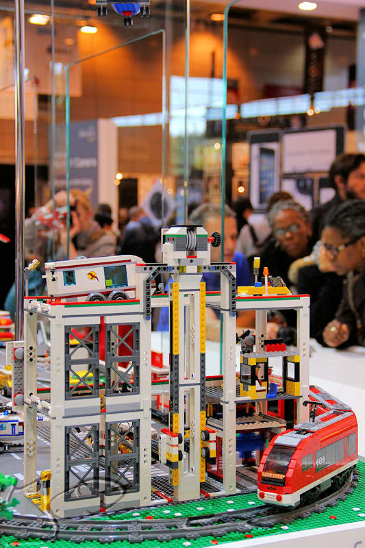 reportage 2012 france paris salon de la photo hall expo exposant stand samsung lego ville train test matériel