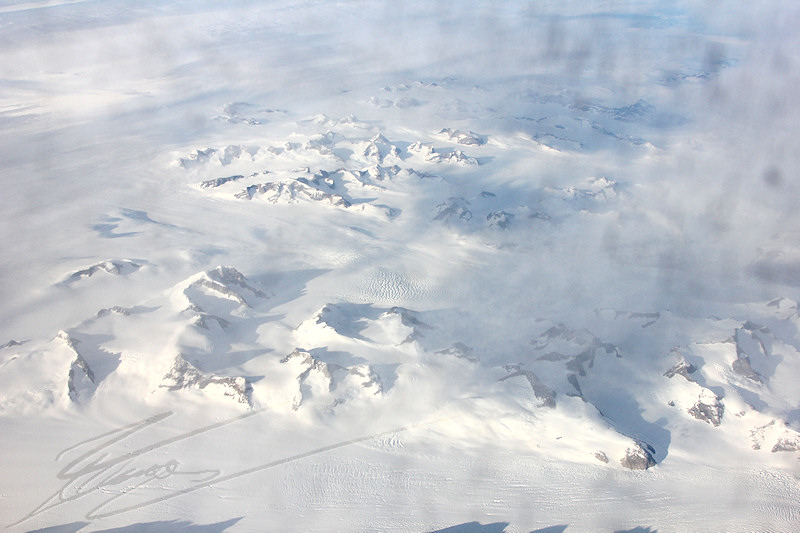 reportage 2013 usa USA Amérique america murika US avion vol boeing 747 nuage cloud aile plane groenland greenland neige glace basses températures 11582m 38000ft cercle polaire arctique antarctique ours blanc polaire pôle nord