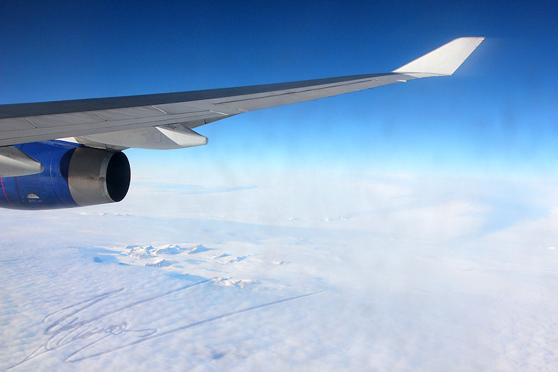 reportage 2013 usa USA Amérique america murika US avion vol boeing 747 nuage cloud aile plane groenland greenland neige glace basses températures 11582m 38000ft cercle polaire arctique antarctique ours blanc polaire pôle nord