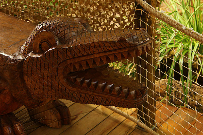 reportage 2014 aquarium périgord noir black dordogne lot crocodile alligator park caïman croco gator sculpture bois wood
