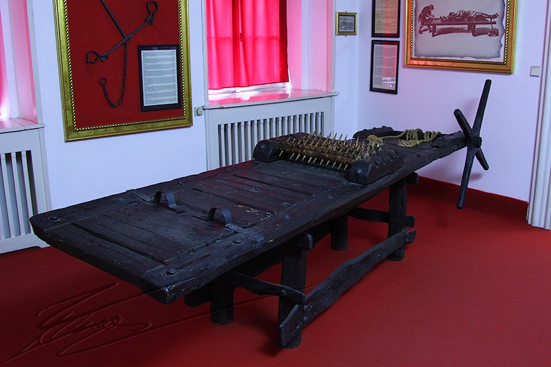 reportage 2014 république tchèque tchéquie czech prague praha cz ville musée des tortures museum medieval lit bed pique pointes spike