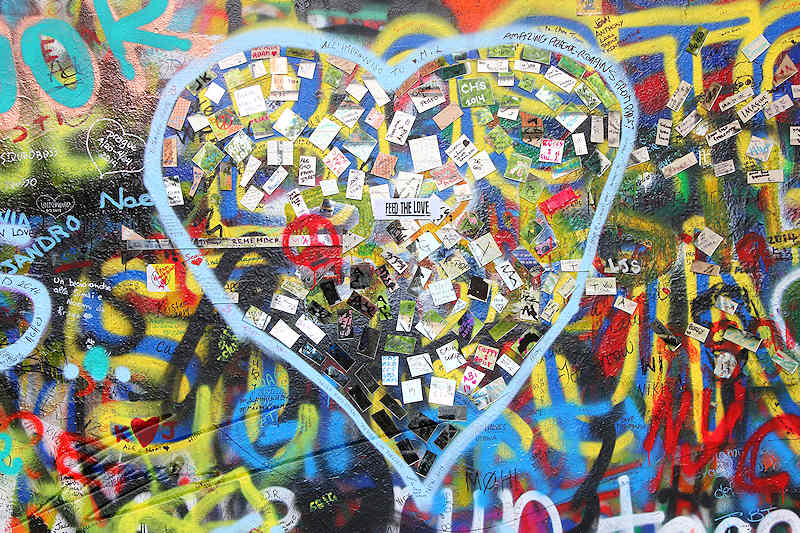 reportage 2014 république tchèque tchéquie czech prague praha cz ville mur john lennon wall bob graffiti peace & love paix et amour flower power mai 68 1968 coeur heart