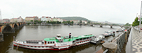 reportage 2014 république tchèque tchéquie czech prague praha cz ville panoramique pano panorama vltava pluie rain bateau river rivière Vyšehrad