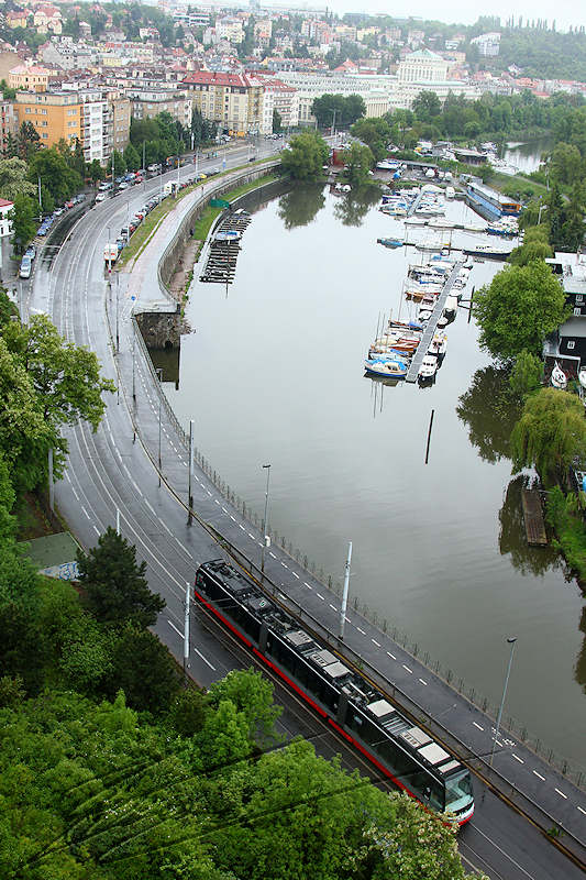 reportage 2014 république tchèque tchéquie czech prague praha cz ville pluie rain Vyšehrad remparts vltava rivière river tram