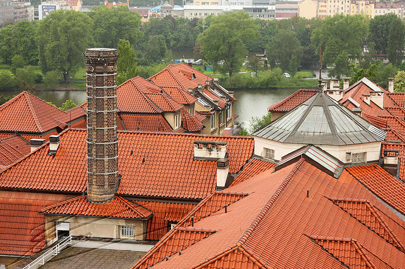reportage 2014 république tchèque tchéquie czech prague praha cz ville pluie rain Vyšehrad remparts toit cheminée