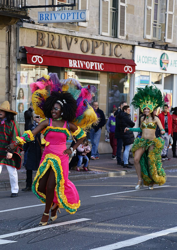 reportage 2015 france corrèze malemort sur corrèze brive la gaillarde carnaval mardi gras fête danseuses dancers rio de janeiro brésil brazil calor chaleur danses