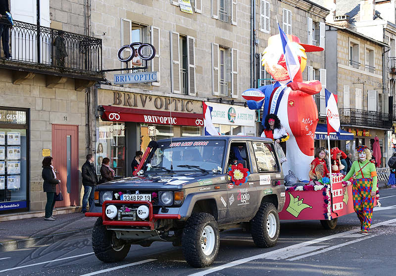reportage 2015 france corrèze malemort sur corrèze brive la gaillarde carnaval mardi gras fête char monsieur carnaval rugby sport ballon ball