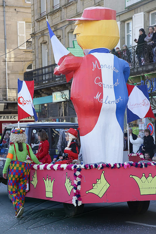 reportage 2015 france corrèze malemort sur corrèze brive la gaillarde carnaval mardi gras fête char monsieur carnaval rugby sport ballon ball