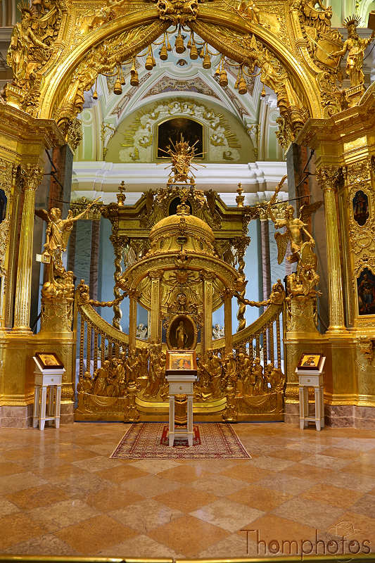 reportage photo 2018 russie saint petersbourg petrograd cathédrale saint pierre tombes tsar familles gold