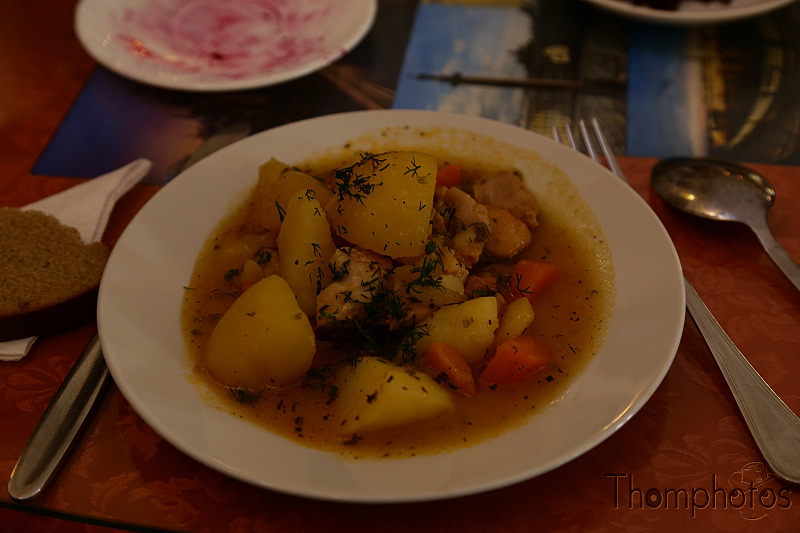 reportage photo 2018 russie saint petersbourg petrograd manger meal repas soviet plat du peuple resto restaurant soupe patates