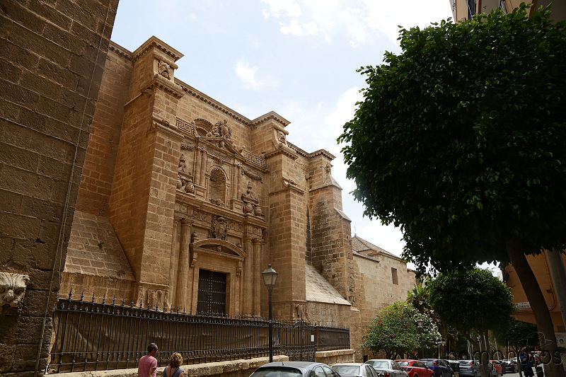 reportage photo été 2019 espagne españa berja sam almería ville city Catedral de la Encarnación d'Almería cathédrale forteresse entrée entrance