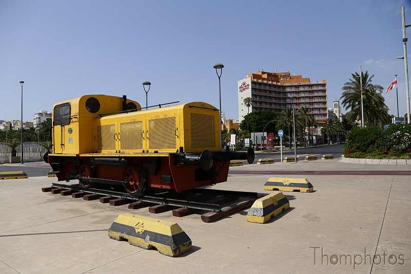 reportage photo été 2019 espagne españa berja sam almería ville city train locomotive voie écartement large locotracteur jaune Deutz